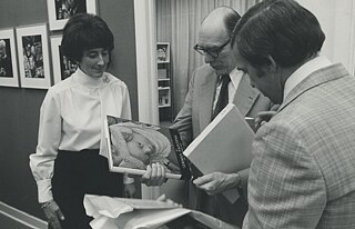 Dr. Gertrud Baer und Gäste 1974 im Goethe-Institut Ottawa