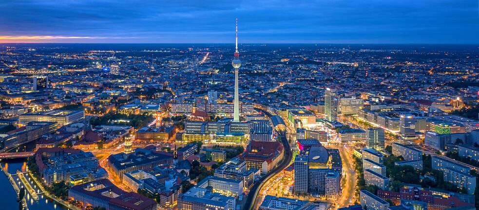 Solo a pronunciare il suo nome, Parigi sembra molto più imponente di Berlino. Ma sapevate che Berlino ha una superficie nove volte superiore a quella della capitale francese?