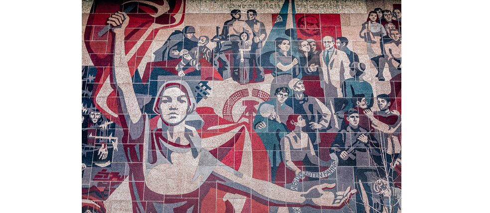 Kulturpalast Drážďany: Mozaika "Cesta rudé vlajky" z let 1968—1969