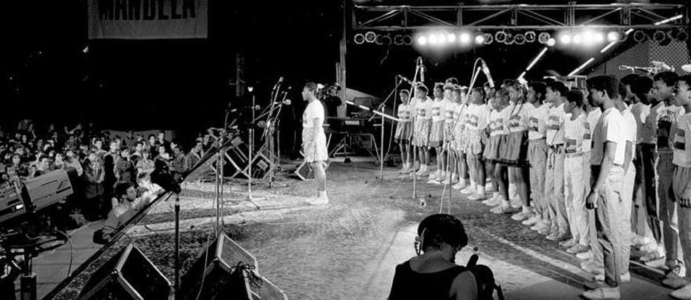 Berlín, Festival politické písně. Vrcholem festivalu v roce 1989 byl velký koncert solidarity pro Nelsona Mandelu, který se konal 16. února 1989 v berlínské Werner-Seelenbinder-Halle. Zúčastnili se ho mimo jiné dívky a chlapci z dětského sboru SWAPO, studující na Škole přátelství ve Strassfurtu v NDR.