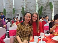 Chinesische Hochzeit, die erste: Meine Kollegin Ting Ting und ich