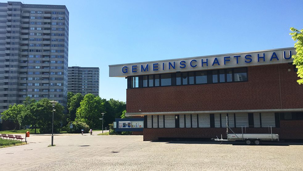 Il centro ricreativo comune è il cuore culturale della Gropiusstadt e ospita film, concerti e spettacoli di teatro e danza.