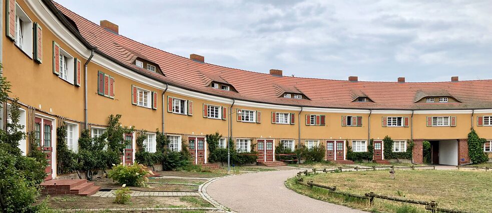 Piesteritz, sídliště bez aut, představuje se svými velkoryse pojatými plochami zeleně dodnes vzor pro městskou architekturu.