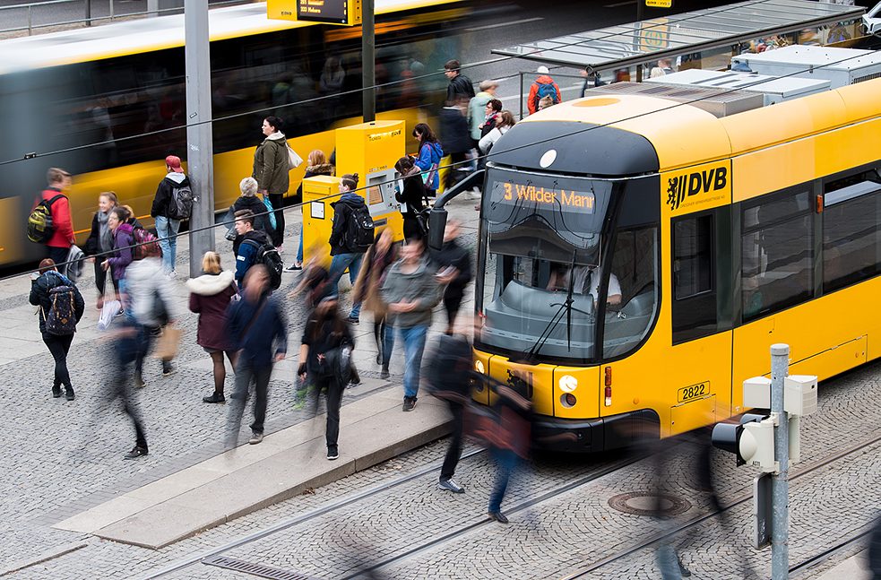 Les villes allemandes espèrent également que l’introduction de tarifs plus avantageux pour le bus et le tram se traduira par une augmentation du nombre d’usagers, et donc une nette amélioration de la qualité de l’air.  