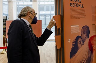 Inauguración de la exposición en Múnich el 8 de junio de 2021 / El Secretario General de la Sociedad Max Planck, Rüdiger Willems 
