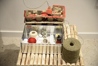 Materials with which the visitors may become creative at an artwork.