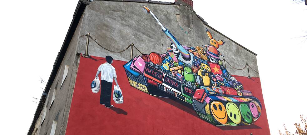 O Mural “Tankman”, de A. Signl, da Captain Borderline Crew, de 2021, remete aos acontecimentos de 1989 na Praça da Paz Celestial e à China de hoje.