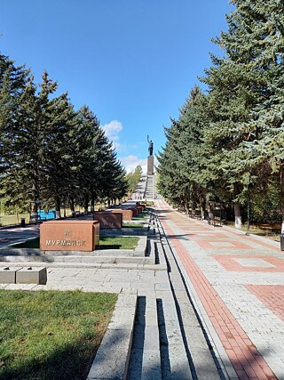 Der Blick auf die Mayr Hayastan Statue