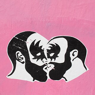 Homo Riot - Kiss