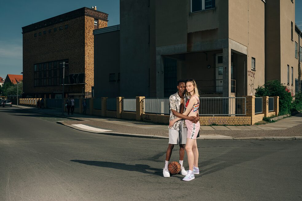 After a long lockdown, Jan and Undine, who were already a couple before the pandemic, spend the first warm summer day in May 2021 enjoying the fresh air in Leipzig. Photo taken: 09.05.2021, Leipzig.