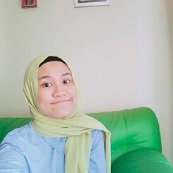 Rizka Dewi - SMAN 15 Surabaya