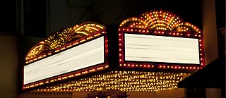 Illuminierter Theatereingang © Goethe-Institut © Getty Images  Gorki