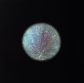 Sarah Schönfeld, All You Can Feel/ Planets, Dopamine, 2013, dopamine sur négatif photo, agrandi en c-print, 70 x 70 cm 