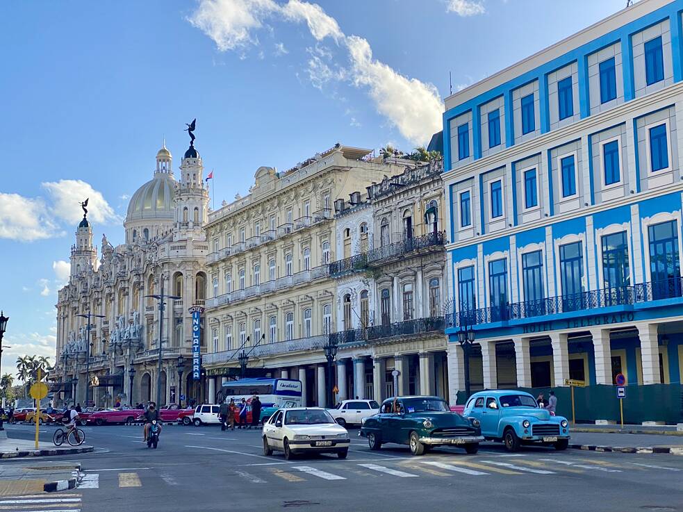 Dejiskom najväčšich demonštrácie proti kubánskemu režimu od čias Fidela Castra boli aj  turisticky frekventované miesta Havany. Na obrázku štvrť najdrahších havanských hotelov, v pozadí Capitolio Nacional.