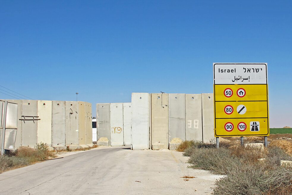 An der ägyptischen Grenze am geschlossenen Grenzübergang Kerem Shalom