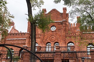 Stadtvilla von Johann Langelite (Abteilung der Russischen Gesellschaft für den Schutz von Geschichts- und Kulturdenkmälern in der Region Primorje) (Seitenfassade) © Foto: Liudmila Kornilova © Goethe-Institut Stadtvilla von Johann Langelite