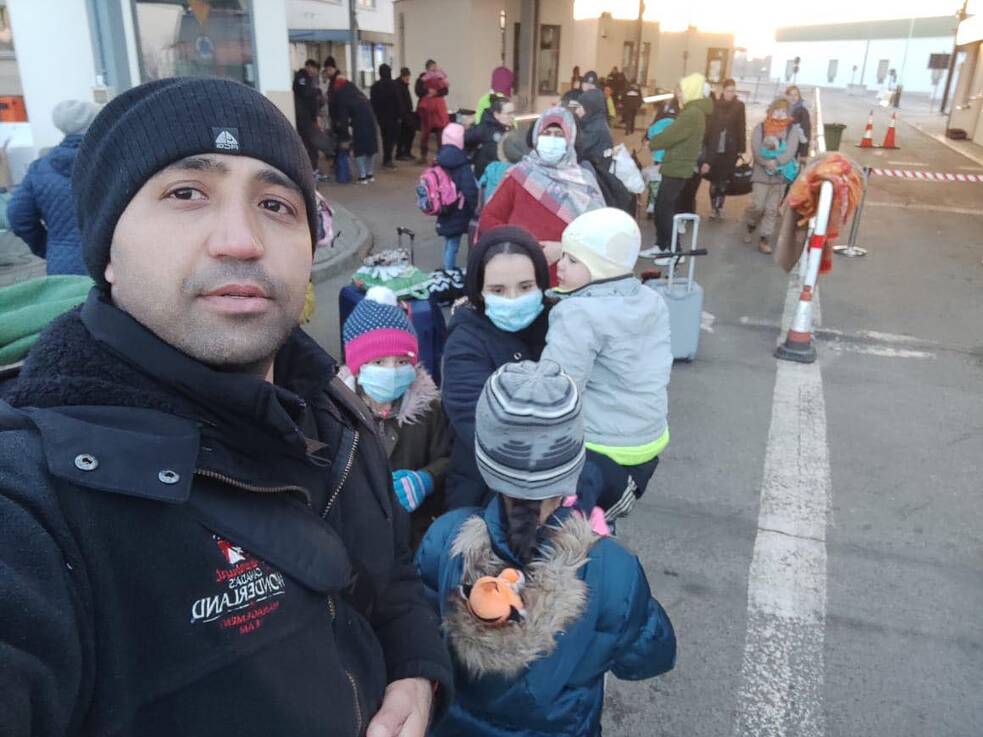 Javid und seine Familie haben soeben die polnische Grenze überquert, Februar 2022.