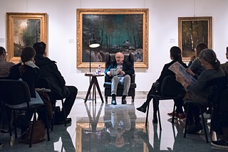 František Kovár liest während der Langen Nacht der Literatur in Galéria Nedbalka 2019 © Mišenka