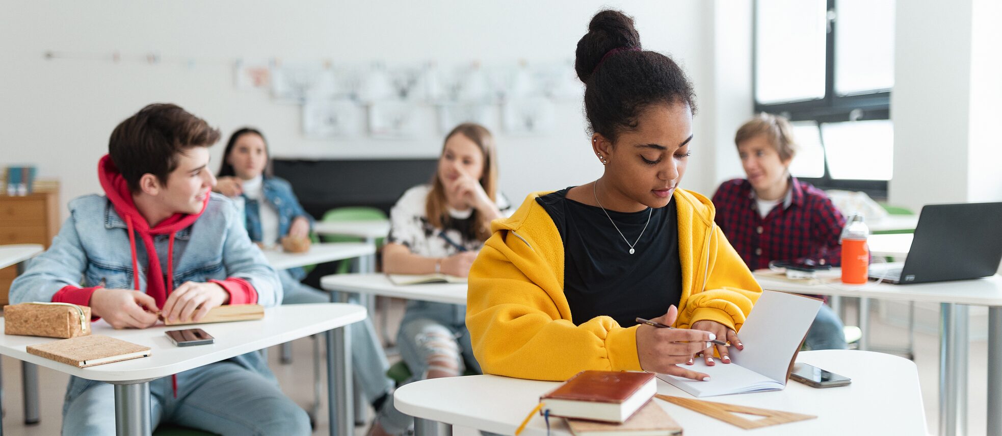 Teaching without teachers. Класс со стороны учителя. Sitting in class.