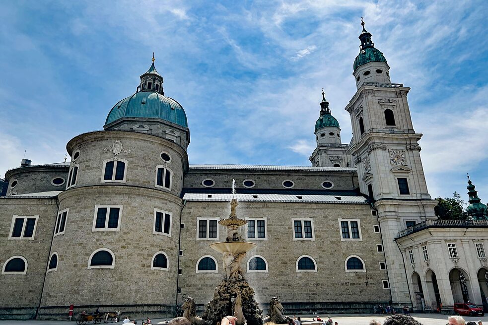 Blick auf den Dom zu Salzburg, die Kathedrale der römisch-katholischen Erzdiözese Salzburg