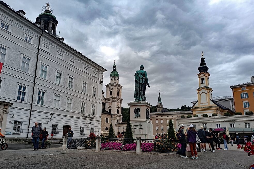 Residenzplatz vor dem Salzburg Museum