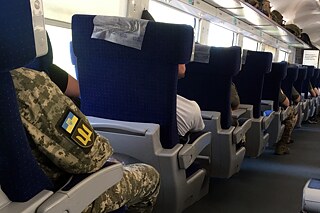 В експресі «Київ – війна», що курсує між столицею і Краматорськом, кожен другий пасажир носить військову форму.