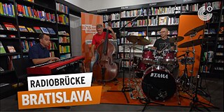 Radio Bridge Bratislava 2023 - The jazz trio AMC Trio in the library of the Goethe-Institut in Bratislava 