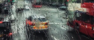 Verkehr im Regen