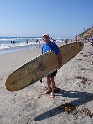 Dave Lowe beim surfen