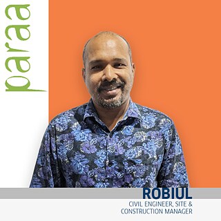 Robi ist Bauingenieur mit jahrzehntelanger Erfahrung in der Bauleitung. Er beaufsichtigt den Bau des Korail-Raums.