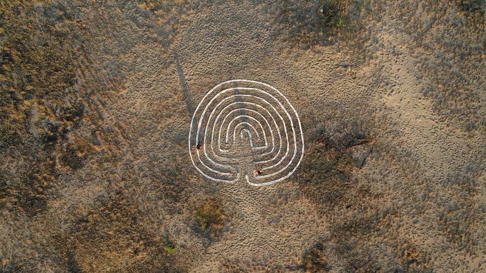 “Feminine Labyrinth” by Beatrice Zerbato, ‘Arts of Ecology’ residency programme, Błędowska Desert, 2021