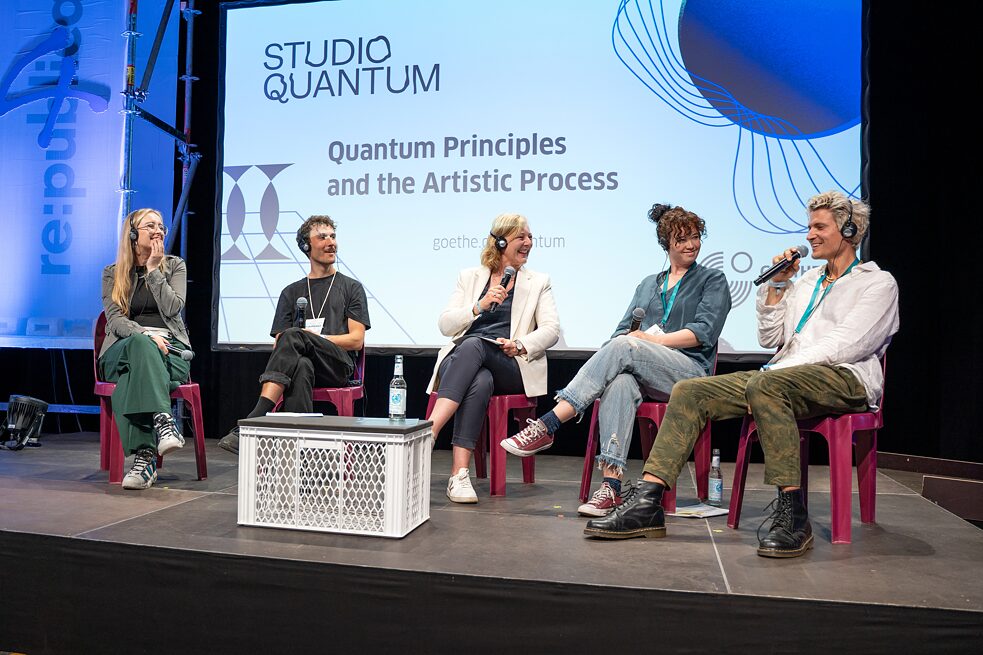Studio Quantum panel bei der re:publica24 auf der Bühne 