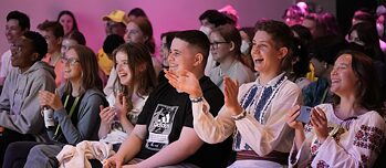 Über 100 Jugendliche aus 62 Ländern treffen sich im Juli zur Internationalen Deutscholympiade in Göttingen | Foto: © Goethe-Institut / Andreas Dahn 