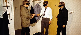 Obrazy z archivů Stasi: inscenované zatčení