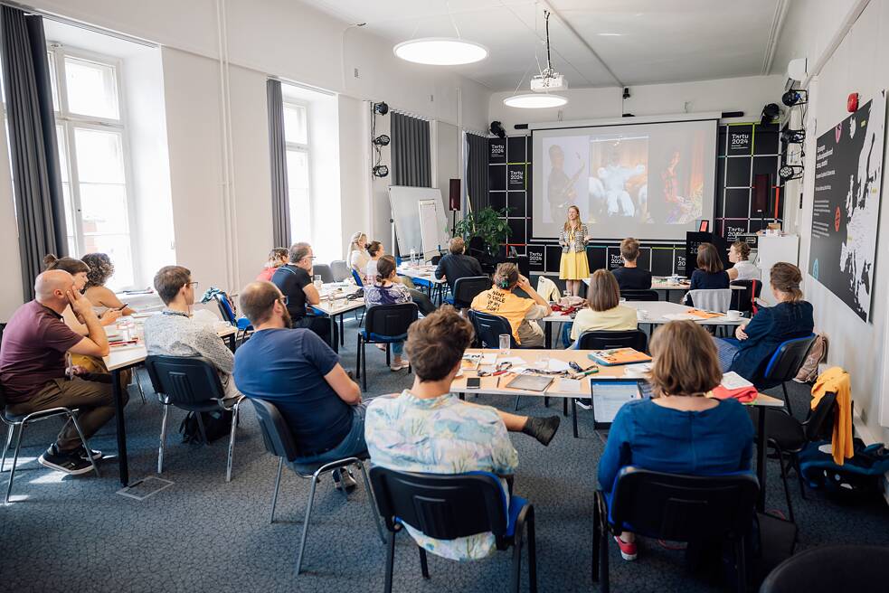  Tartu mid-point workshop: Artist-in-residence, Jana de Troyer, introducing her project