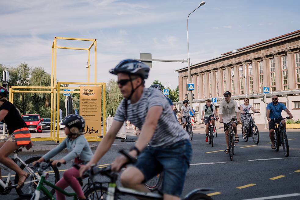 Bike ride on the car-free avenue