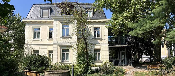 Die Villa Augustin am Albertplatz in Dresden-Neustadt war mal im Besitz von Kästners Onkel. Seit 2000 beherbergt sie das Erich Kästner Museum.