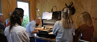 Guided tour through the Stolperstein workshop with Alexander Stukenberg