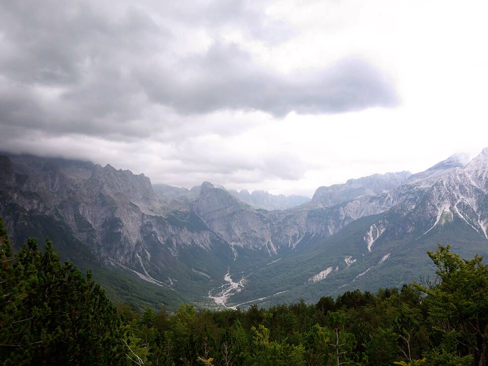 Die nordalbanischen Berge in der Umgebung des Dorfes Theth