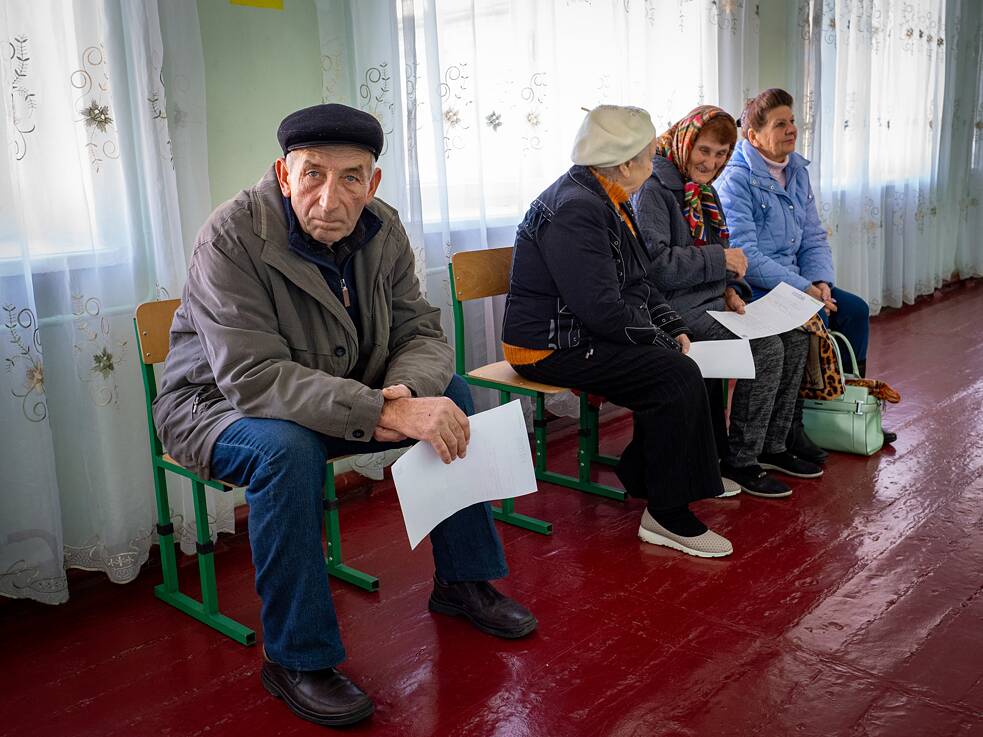 Пацієнти чекають на обстеження.