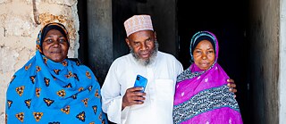 Shaame Kombo Hassan with his wife  and daughter