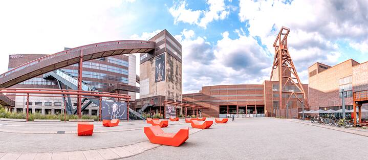 Formerly the world’s biggest coal mine, Zollverein today is not only an architectural and industrial monument but also a cultural and recreational hub.