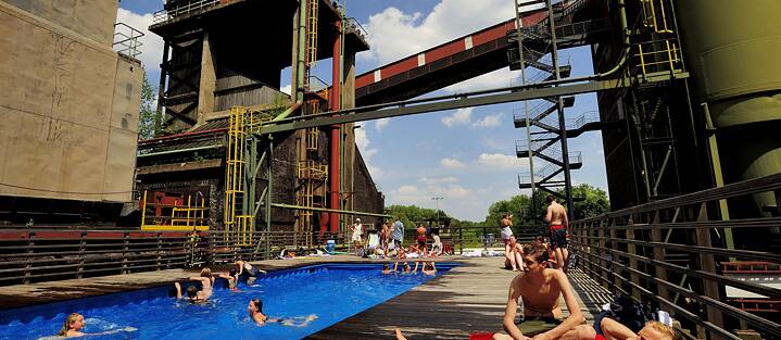 In the summer months, why not enjoy a refreshing dip in the former works swimming pool at the Zollverein coking plant, nestled between industrial pipes and towers.