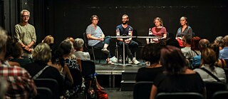 Örkény Garten (Kick-off event):  Máté Gáspár (strategical director), Bogáta Sárossi (program manager, Goethe-Institut, Budapest), Daniele Szeredy (artistic manager and director, Theaterhaus Jena), Ildikó Gáspár (director, Budapest), Andrea Tompa (author, Budapest) - presentation and discussion about the exchange at the beginning of the season