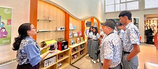 Erkunden Sie die Bibliothek des Goethe-Instituts Jakarta