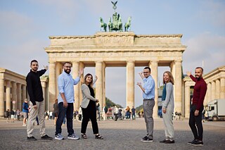 Horizonte-Teilnehmende 2024 vor dem Brandenburger Tor