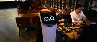 Videobild: Serviceroboter in Sushi-Restaurant