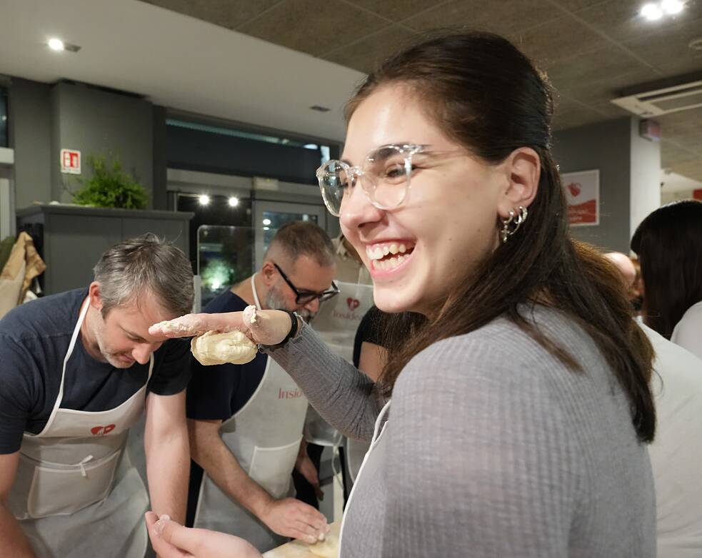 Participants taking part in Pizza-Workshop