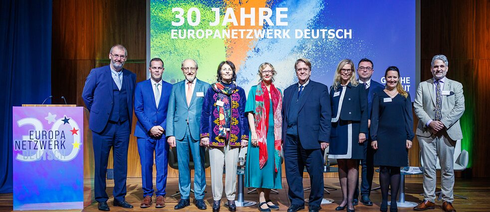  On the podium the discussants and organizers of the anniversary evening.