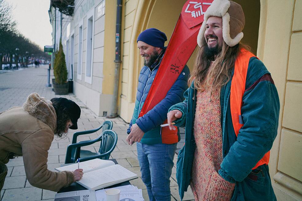 Jakub Fabian a Martin Hlavatý, ktorý tvoria nezávisle kultúrne centrum Chyža